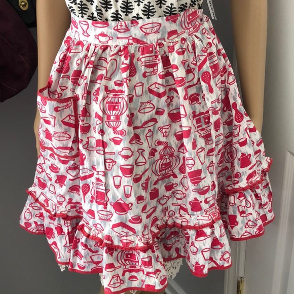 Adorable Vintage Kitchen Apron - Picture 2 of 5